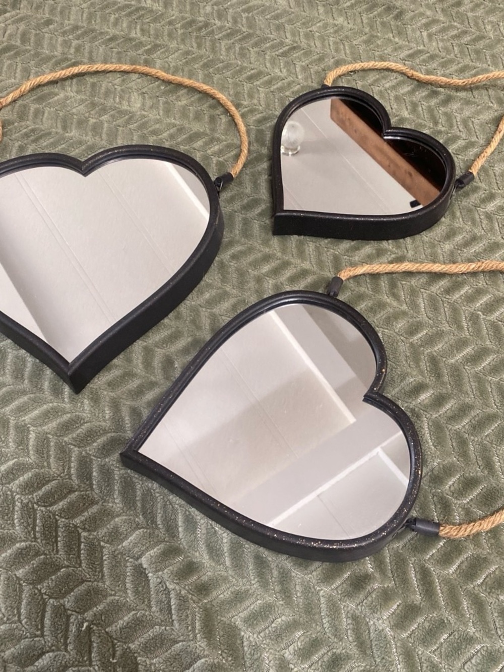 Black Heart-Shaped Hanging Mirror Set - Rustic Rope Accent
